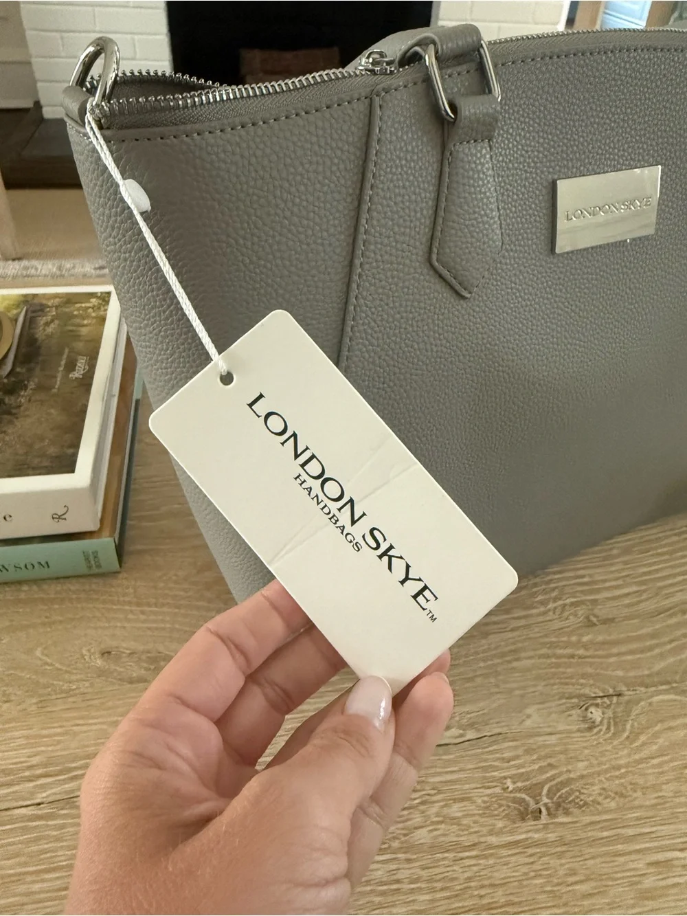 London Skye Tote Bag - Structured Pebbled Leather